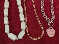 3 Vintage Ladies Necklaces - Note