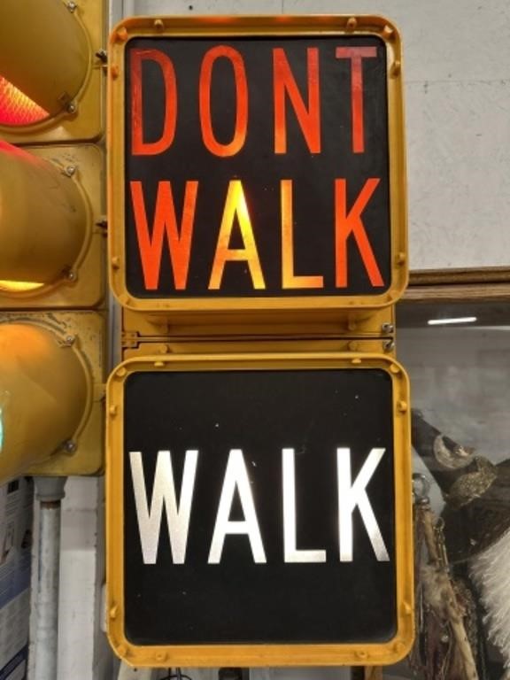 ELECTRIC LIGHTED DON’T WALK / WALK SIGN