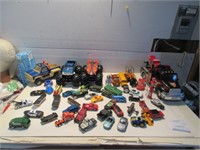 LARGE LOT TOY CARS