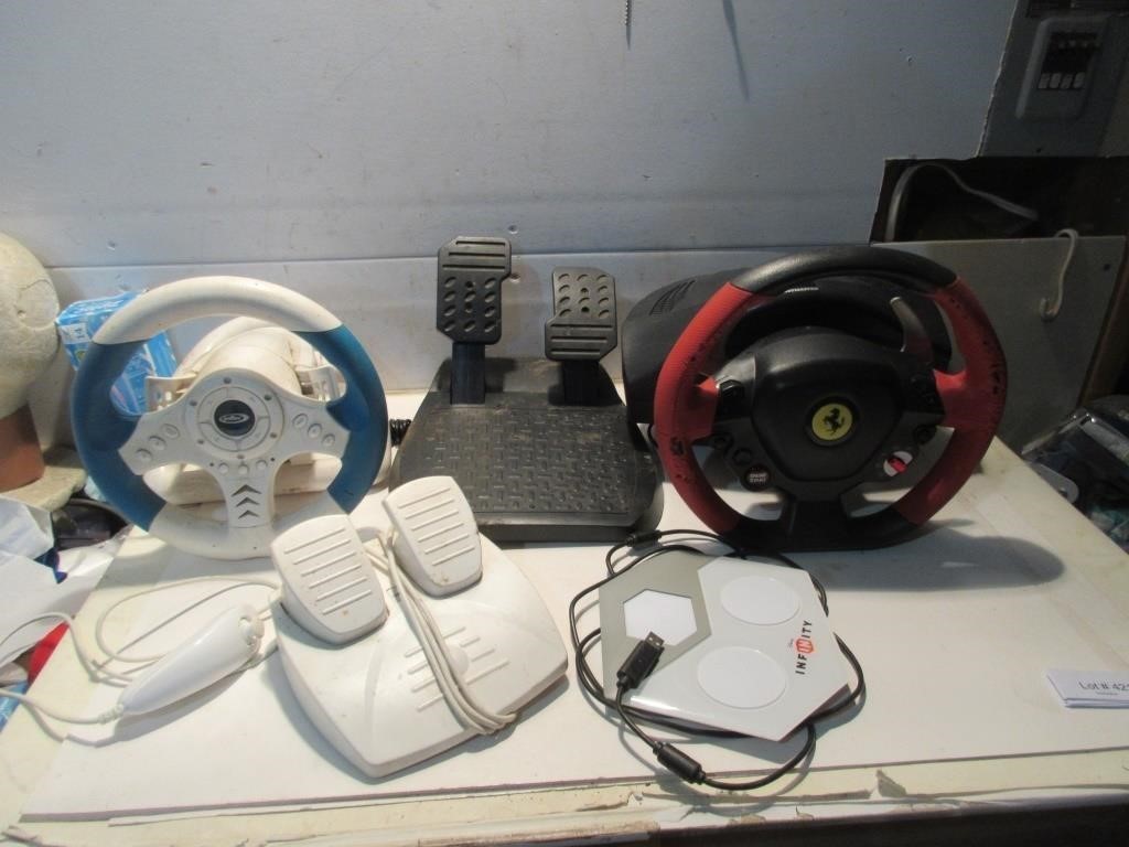 VARIOUS GAME ACCESSORIES, STEERING WHEEL, PEDALS