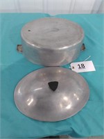 Heavy Cast Aluminum Ware Pan with Lid