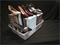Tub of women's shoes, mostly size 9M, mostly
