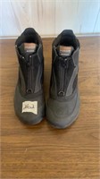 Men’s size 9 Dunham Waterproof Boots