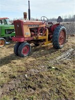 504 Farmall Row Crop Tractor