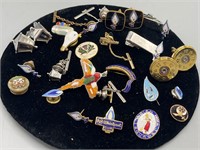 Vintage advertising & other cufflinks and pins