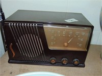 Vintage Silvertone Tube Radio