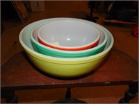 (3) Retro Pyrex Nesting Bowls