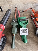 Electric Trimmers(Garage)