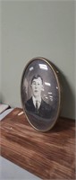Oval Metal Picture Frame. 20" x 14".