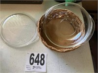 Pyrex Baking Dish With Server(Room 1)