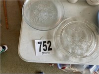 2 Glass Plates(Room 3)