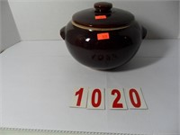 USA Crock Pot with lid