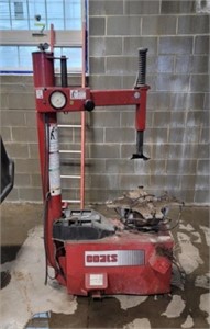 Coats Rim Clamp X Series tire changer. Works as it