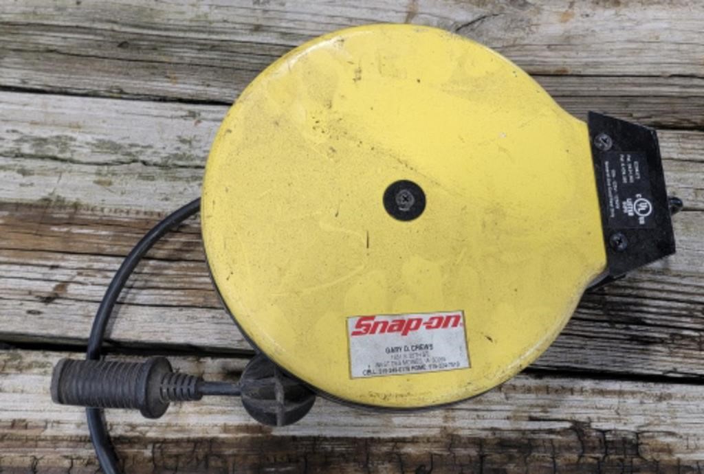 Snap on retractable cord