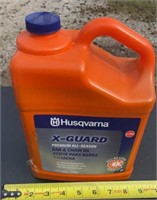 Sealed Husqvarna bar and chain oil