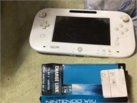 WiiU & Charge (no cords, scratched, dirty) unteste