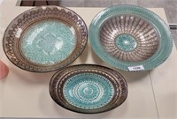 GROUP OF DECORATIVE BOWLS