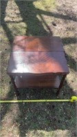 2 x 2 foot by 22 tall end table , divide into to