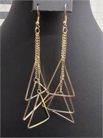 '80s styled angle earrings