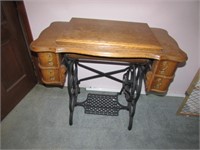 antique Davis sewing machine & oak cabinet