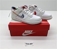 NIKE KIDS DUNK LOW (GS) SHOES - SIZE 4.5Y