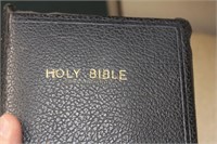 Holy Bible with Zipper