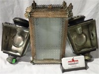 2 OUTDOOR LANTERNS + GLASS LANTERN HANGING