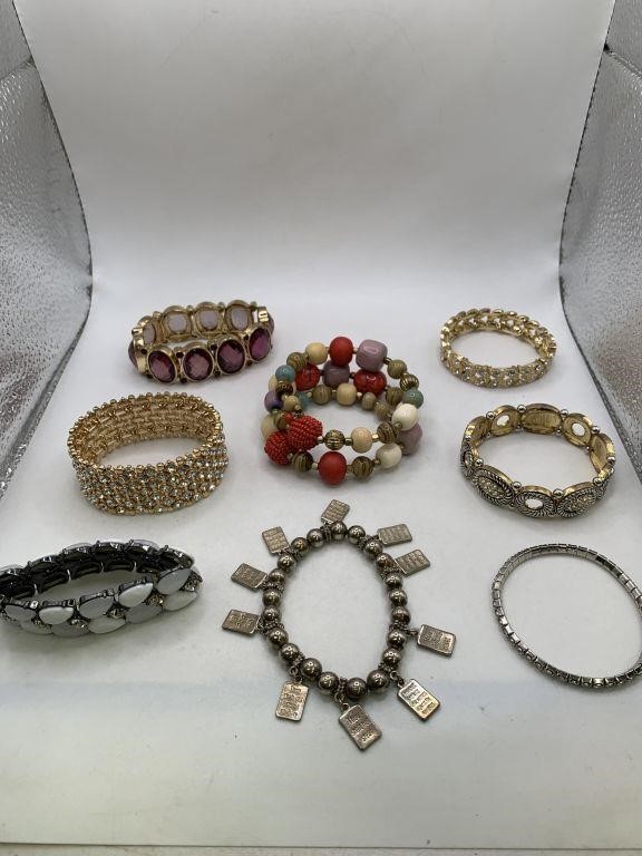 BRACELET LOT OF 8