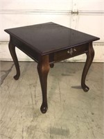 Traditional Queen Anne End Table