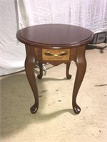 Queen Ann Style Oval Side Table