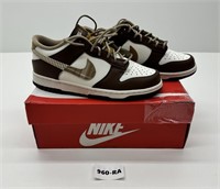 NIKE DUNK LOW SHOES - SIZE 6Y