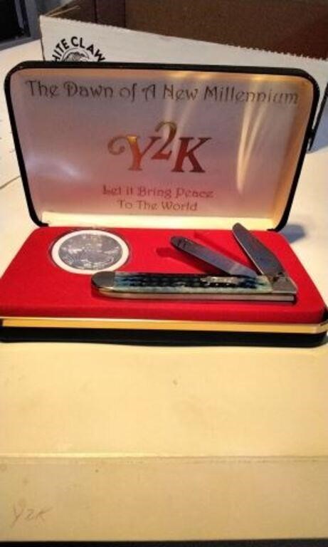 Case Y2K Knife Coin Set