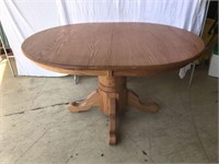 Vintage Extendable Pedestal Dining Table