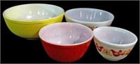 (4) Vintage Pyrex Glass Mixing Bowls