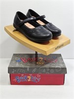 NEW - BACK2SCHOOL GIRLS  SHOES - SIZE 1