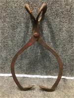 Old Gifford and Wood Co Hay Ice Tongs Hudson Bay