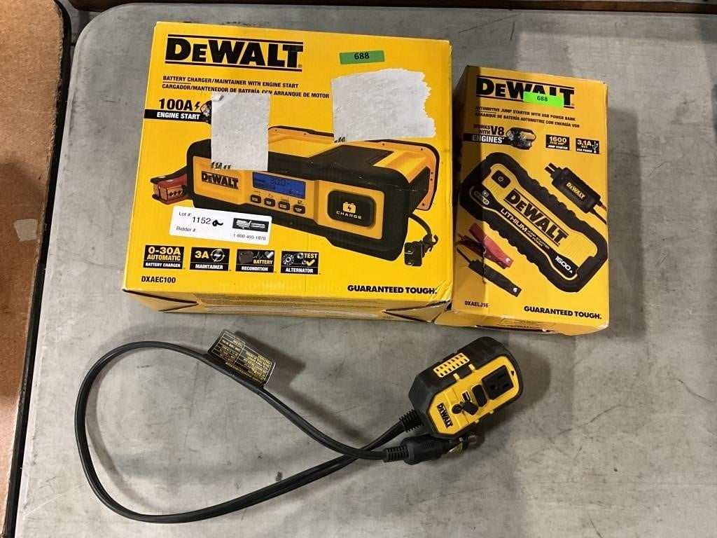 1 LOT  (1) DEWALT BATTERY CHARGER / MAINTAINER W/