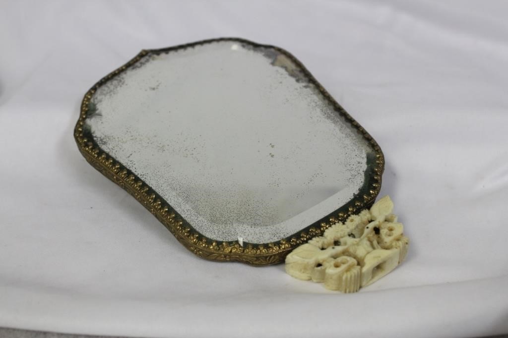 An Antique Jade Inlaid With Bone Chinese Mirror