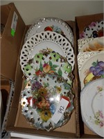 BOX OF COLLECTOR PLATES 5PC TOTAL