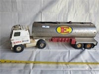 Ertl Semi Fuel Tanker