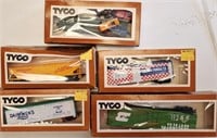 5 NIB VTG Tyco Train Boxcars
