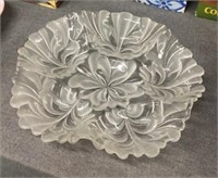 Mikasa frosted Walther glass leaf bowl