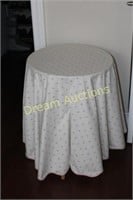 Small Table & Cloth 20DX26H