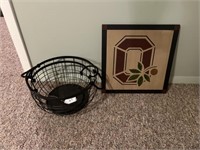 Block "O" Wood Wall Hanging & 2 Decorative Baskets
