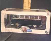 M2 1959 VW Microbus Deluxe USA model car-NIB