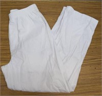 White size Medium pants