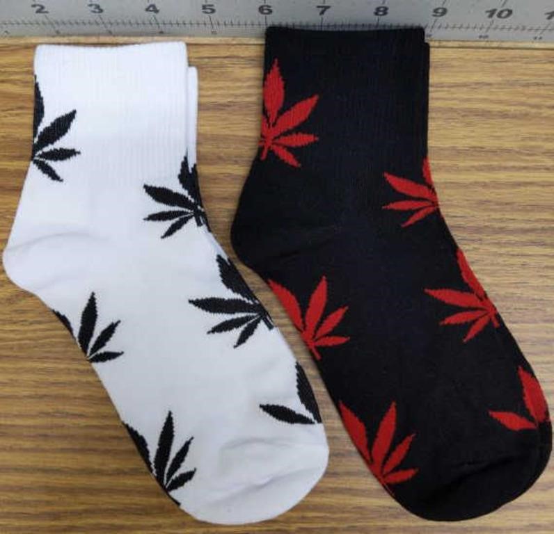 2 pair of marijuana leaf socks