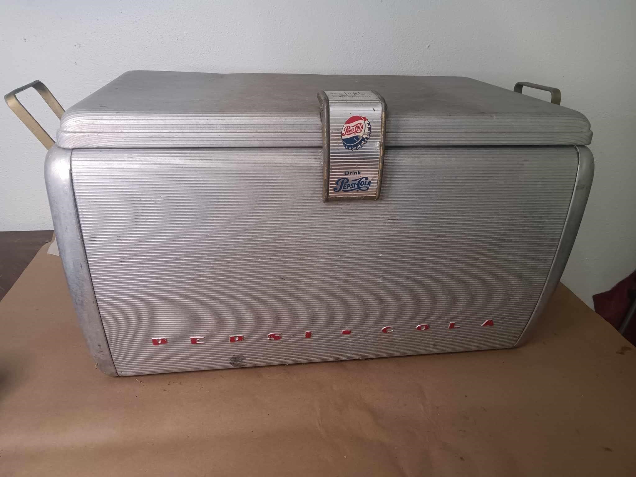 VTG PEPSI METAL COOLER WITH SHELF IN AWESOME SHAPE