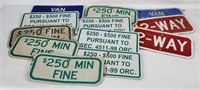 12 Small Metal Signs - Fines, 2-way, Van