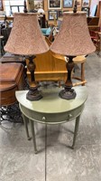 HALF ROUND ACCENT TABLE W/ 2 LAMPS